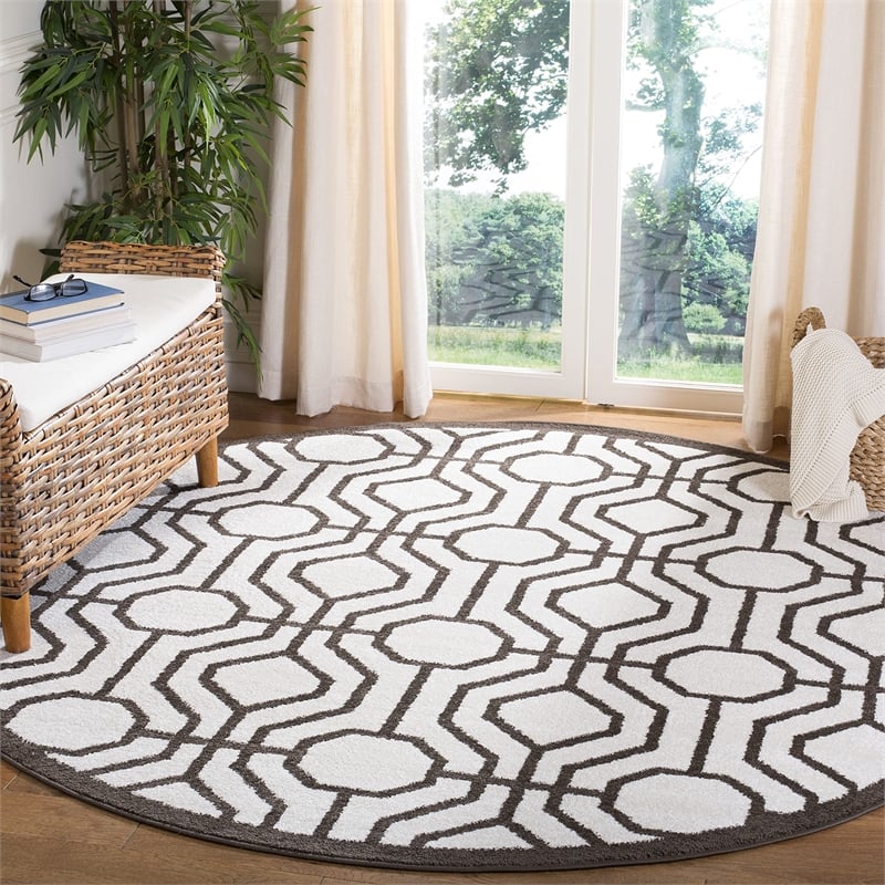 Pemberly Row Polypropylene Ivory Indoor Outdoor Rug - Round 7'