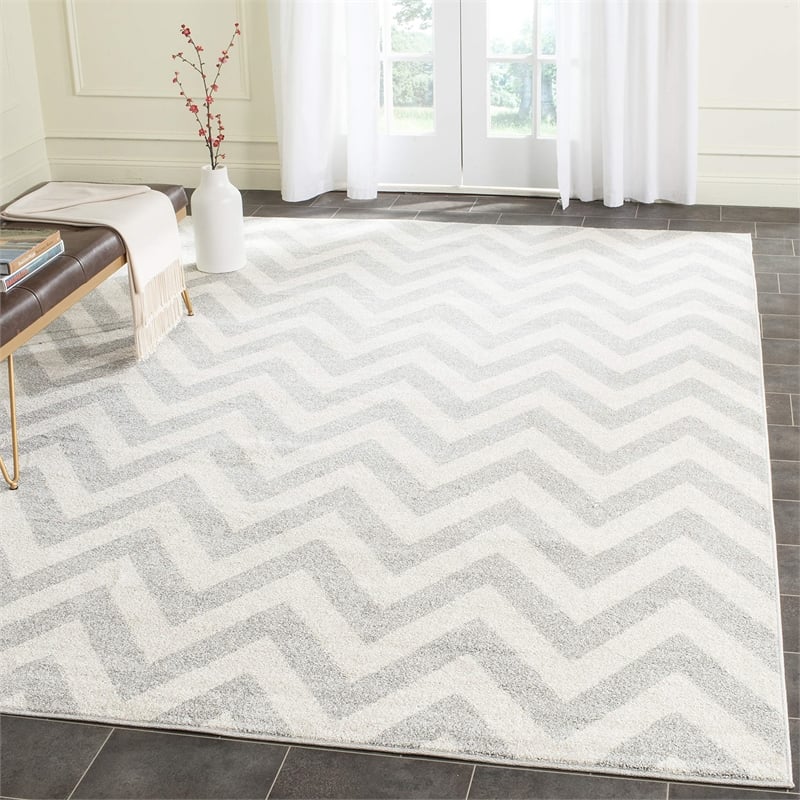 Pemberly Row Polypropylene Light Grey Indoor Outdoor Rug - 3' x 5'