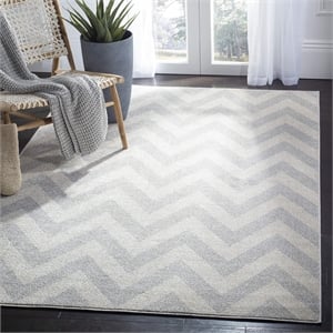 Pemberly Row Polypropylene Light Grey Indoor Outdoor Rug - 4' x 6'