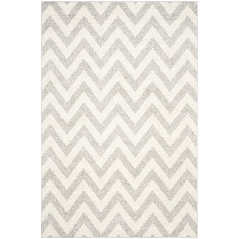 Pemberly Row Polypropylene Light Grey Indoor Outdoor Rug - 6' x 9'