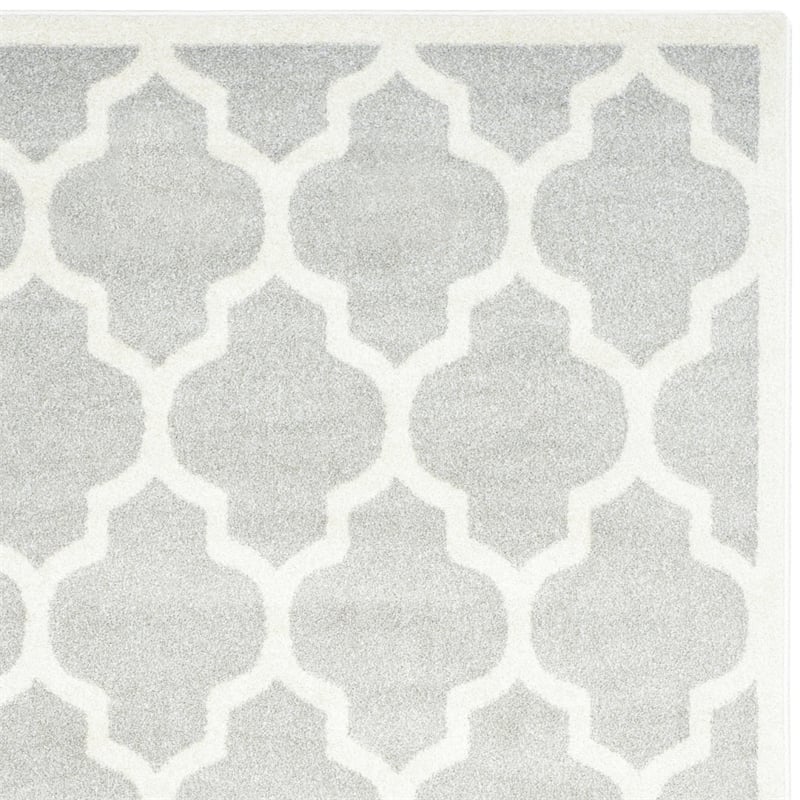 Pemberly Row Polypropylene Light Grey Indoor Outdoor Rug - 6' x 9'