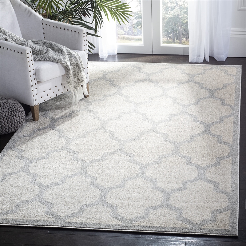 Pemberly Row Polypropylene Beige Indoor Outdoor Rug - 4' x 6'