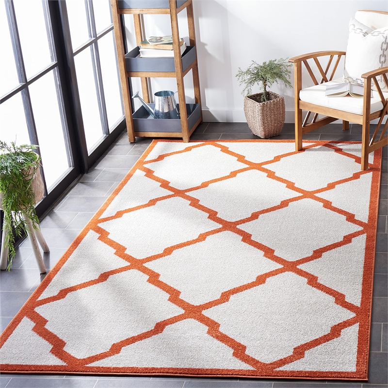 Pemberly Row Polypropylene Beige Indoor Outdoor Rug - 4' x 6'