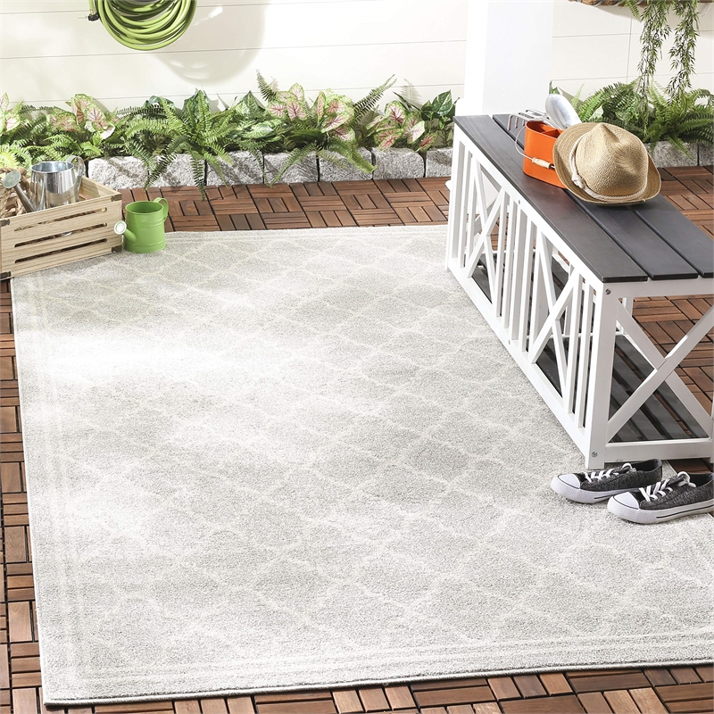 Pemberly Row Polypropylene Light Grey Indoor Outdoor Rug - Square 7'