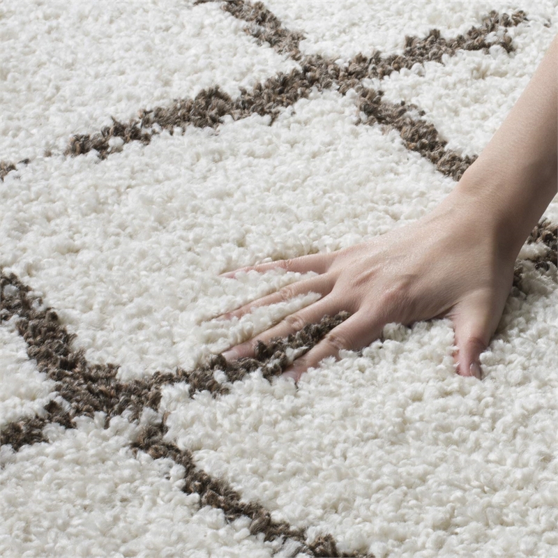 Pemberly Row Polypropylene Wheat Indoor Outdoor Rug - 5' x 8'