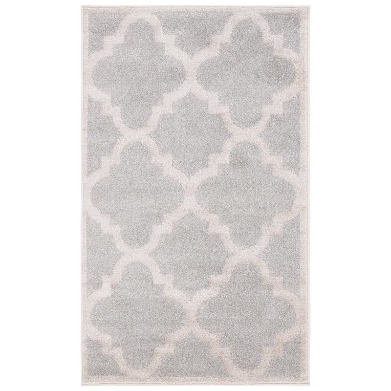 Pemberly Row Polypropylene Light Grey Indoor Outdoor Rug - 4' x 6'