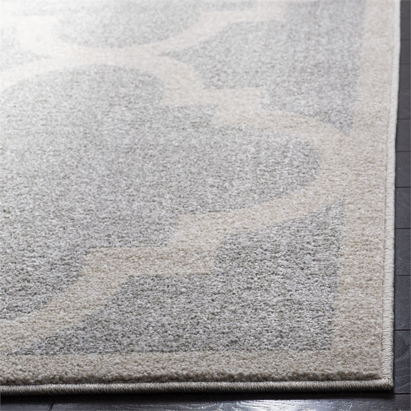 Pemberly Row Polypropylene Light Grey Indoor Outdoor Rug - 8' x 10'