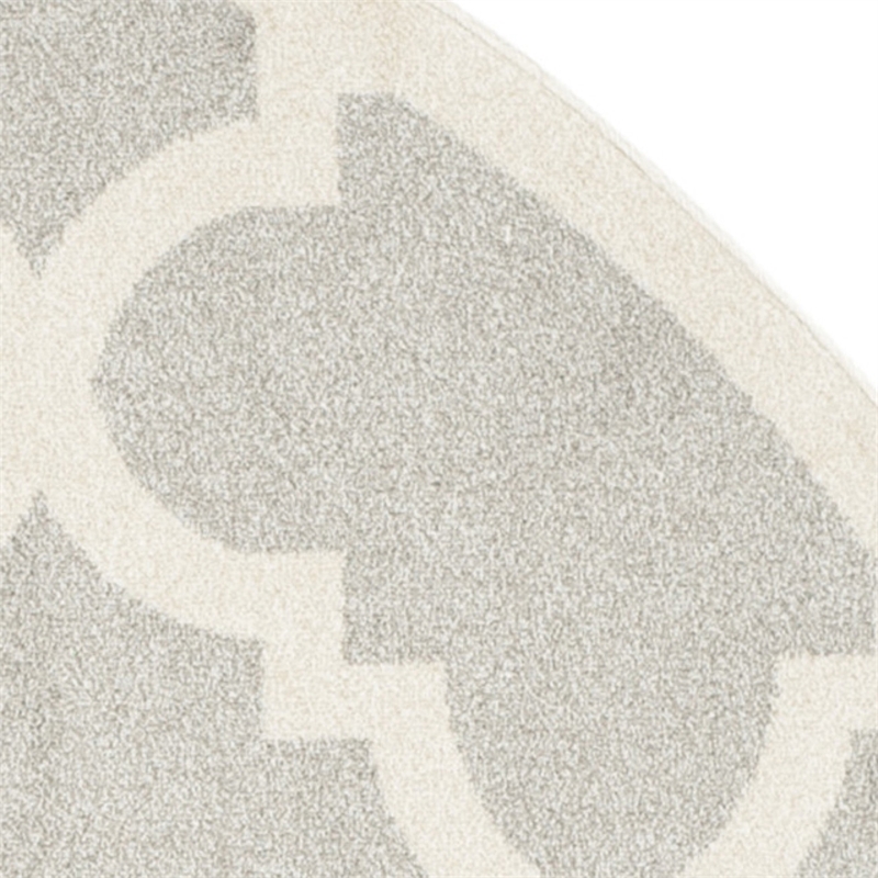 Pemberly Row Polypropylene Light Grey Indoor Outdoor Rug - Round 5'