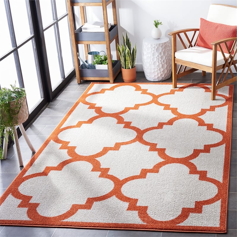 Pemberly Row Polypropylene Beige Indoor Outdoor Rug - 4' x 6'