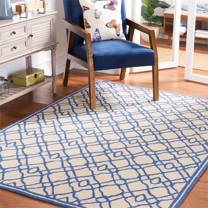 Pemberly Row Contemporary Polypropylene 4' X 6' Rug in Ivory Blue