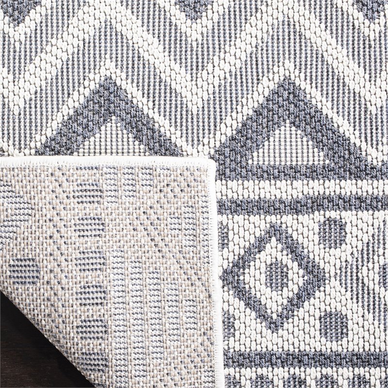 Pemberly Row Contemporary Polypropylene 8' x 10' Rug in Cream and Navy