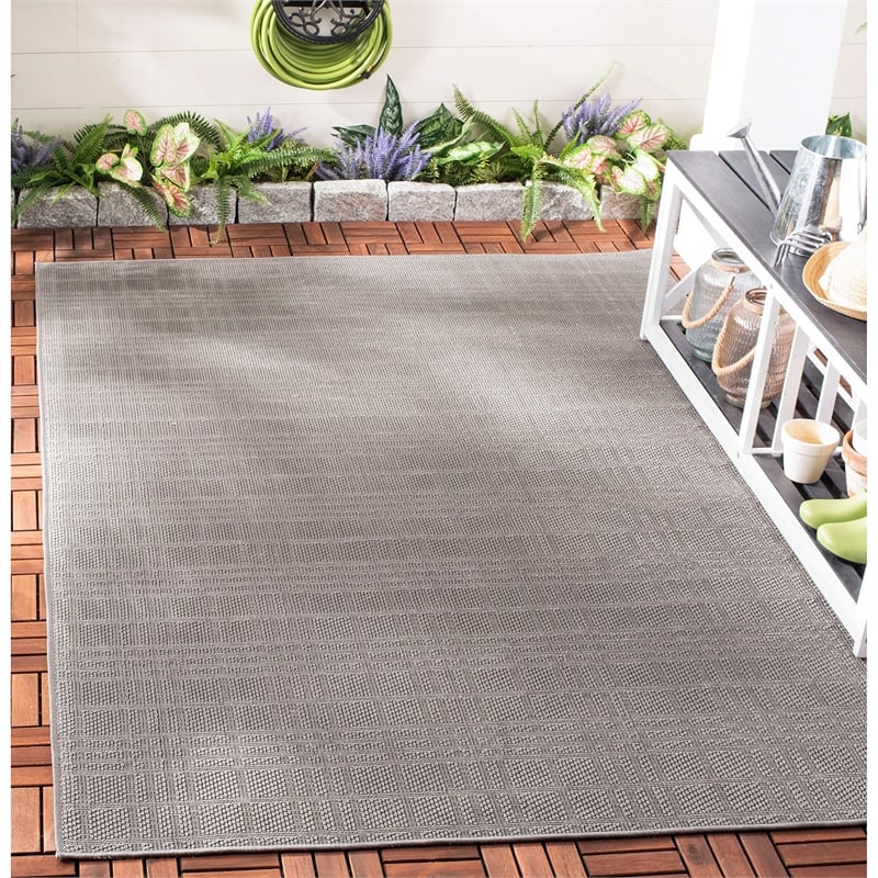 Pemberly Row Contemporary Polypropylene 8' x 10' Rug in Gray