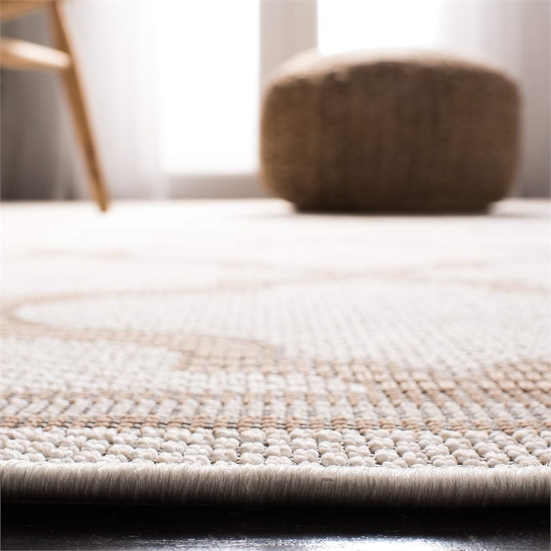Pemberly Row Contemporary Polypropylene 4' x 6' Rug in Ivory and Beige