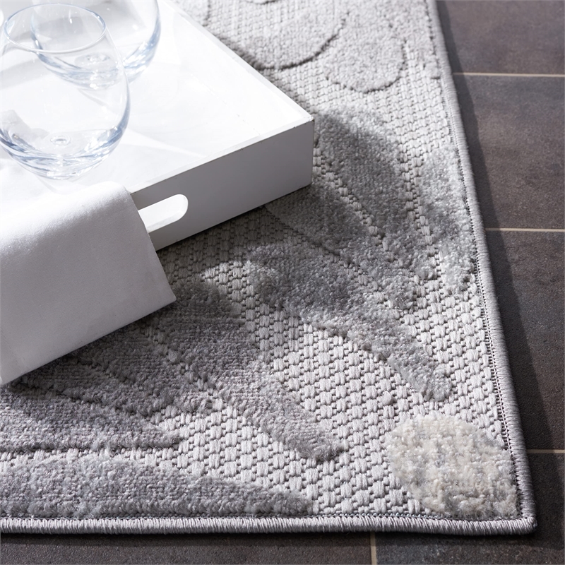 Pemberly Row Contemporary Polypropylene 4' x 6' Rug in Gray and Blue