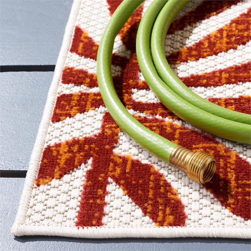 Pemberly Row Contemporary Polypropylene 4' x 6' Rug in Creme and Red