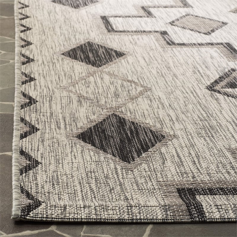 Pemberly Row 2' x 3'7