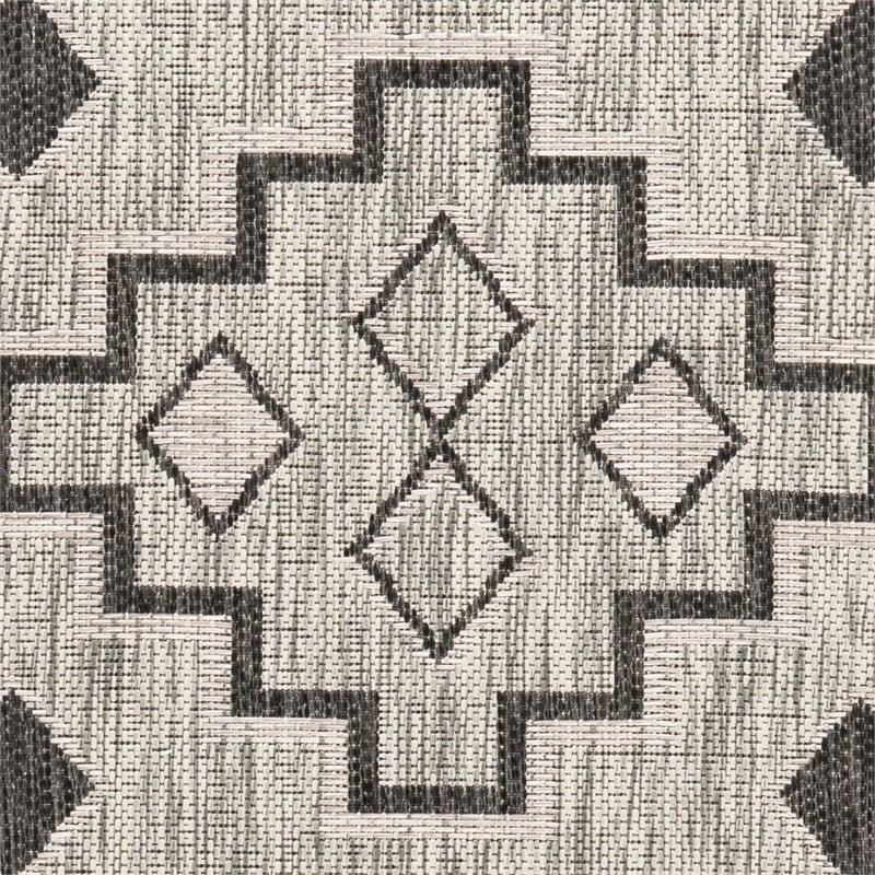 Pemberly Row 2' x 3'7