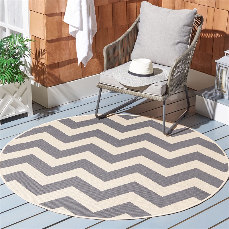 Pemberly Row Contemporary Grey Indoor Outdoor Round 4' Rug for Any Space