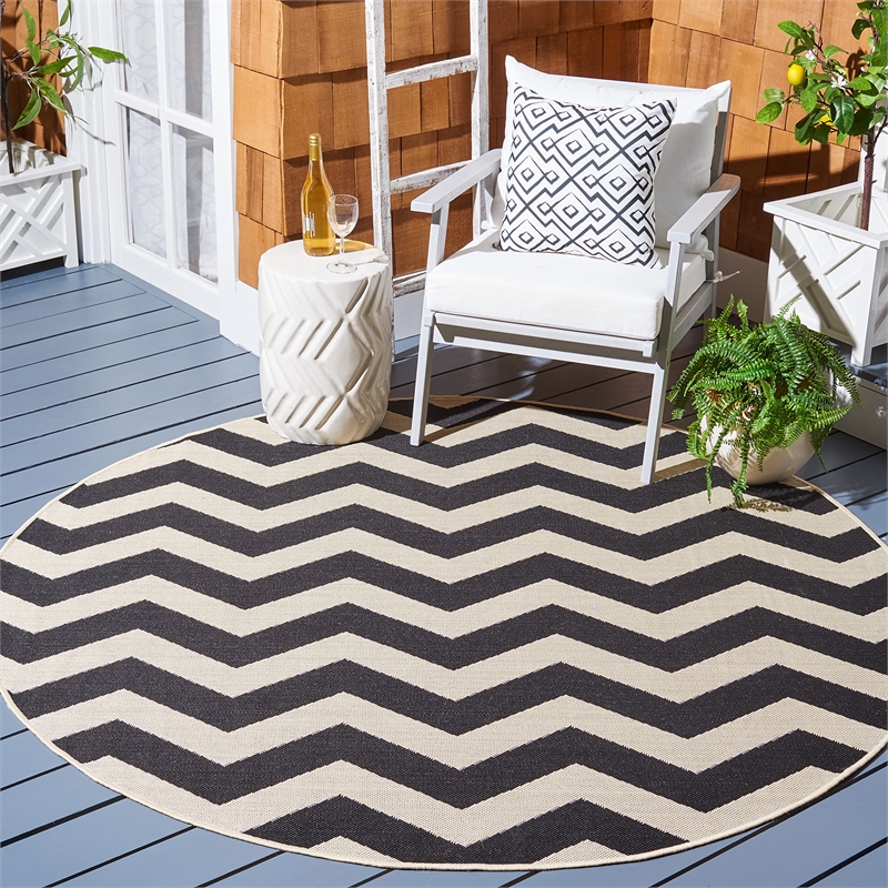 Pemberly Row Black Indoor Outdoor Round 4' Rug for Home Decor