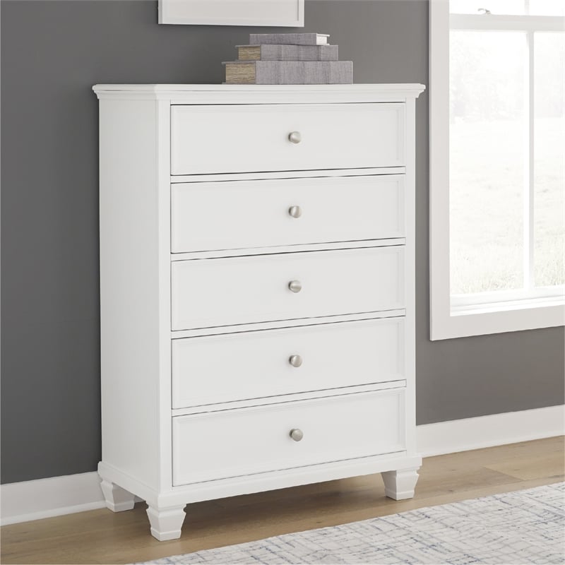 Pemberly Row Wooden Modern / Contemporary White Chest of Drawers