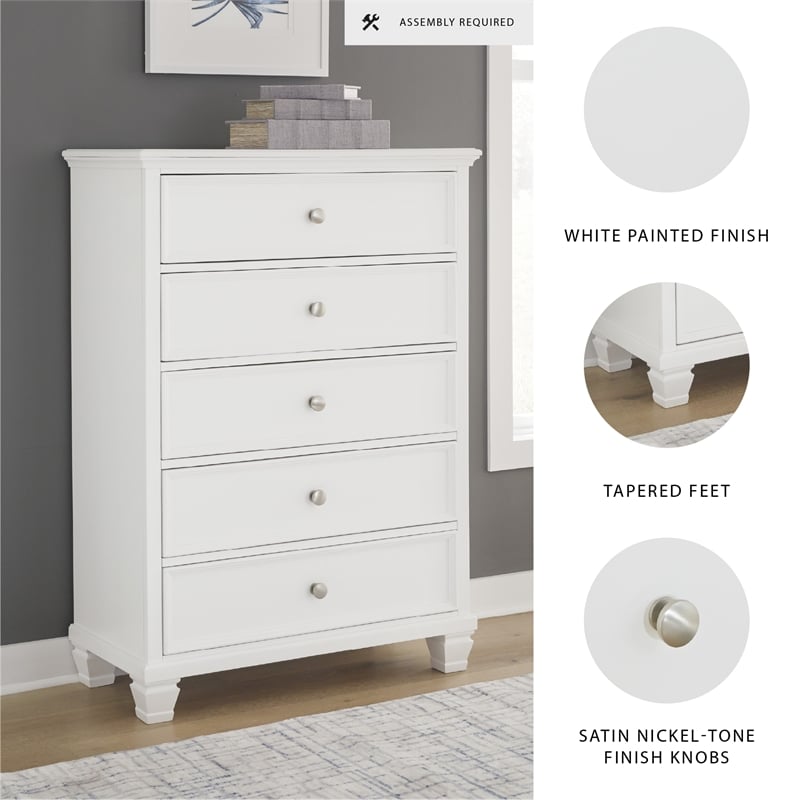Pemberly Row Wooden Modern / Contemporary White Chest of Drawers