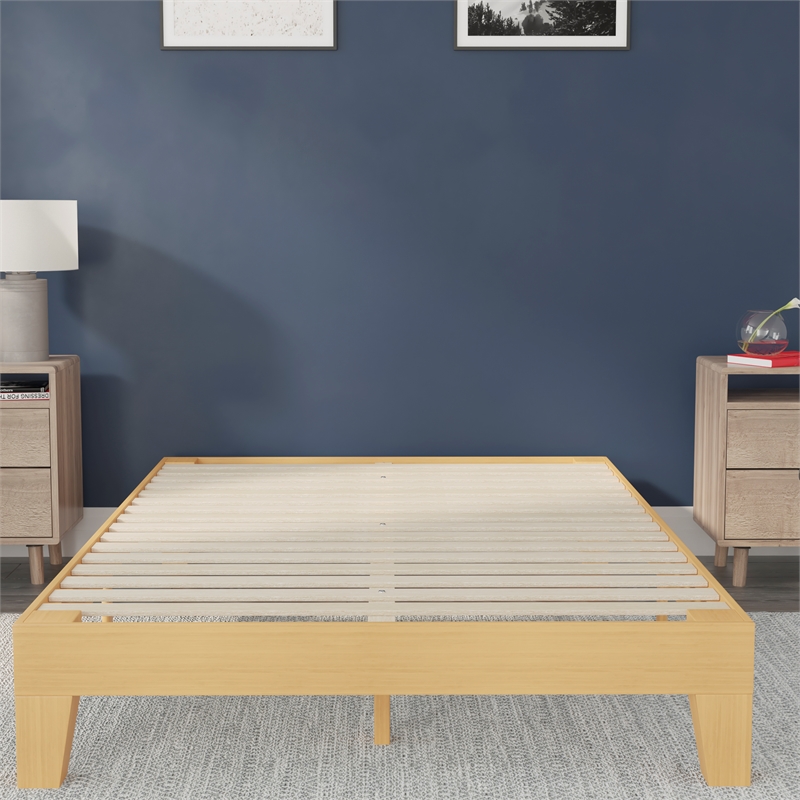 Pemberly Row Wood Platform Queen Bed with 14 Support Slats in Natural Pine