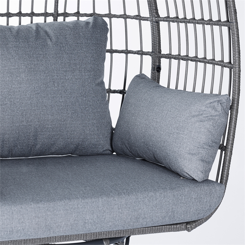 Pemberly Row Indoor/Outdoor Wicker Swivel Lounge Chair with 4 Cushions in Gray