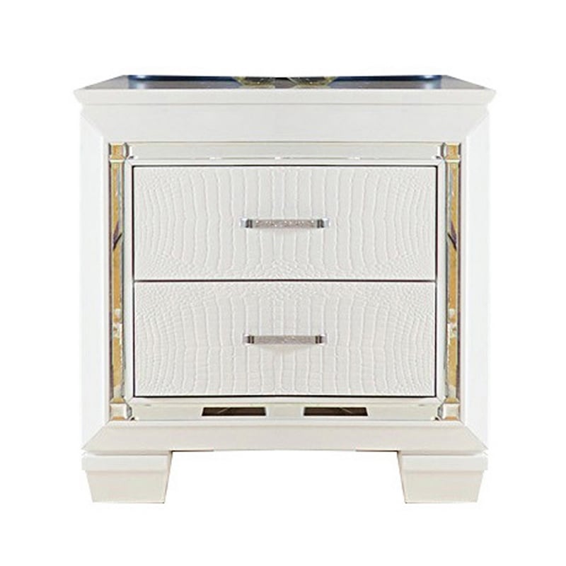 Pemberly Row 4Pc Queen Size Bedroom Set w/ Button Tufting & Mirror Trim in White