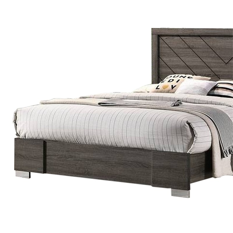 Pemberly Row Queen Bed with Carved Headboard and Block Legs in Taupe Brown