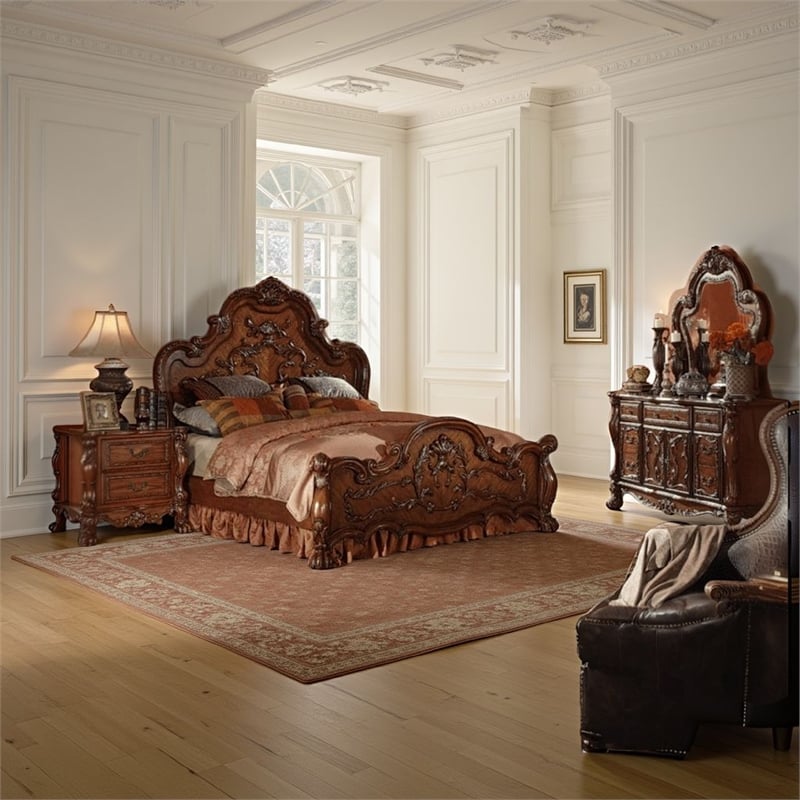 Pemberly Row 4Pc Queen Bedroom Set with Scrolled Headboard & Claw Feet in Oak