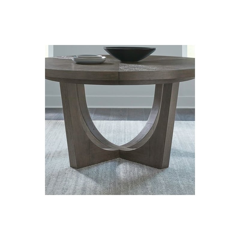 Pemberly Row 5 Piece Pedestal Table Dining Room Set in Brown