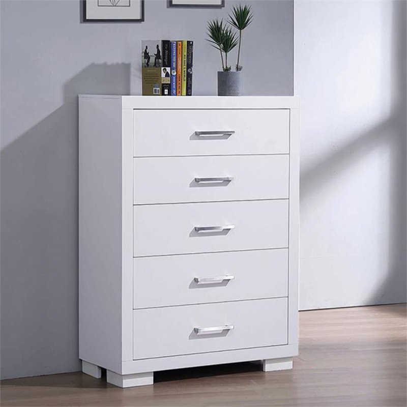 Pemberly Row 5 Drawer Bedroom Chest with Bar Pulls in Snow White
