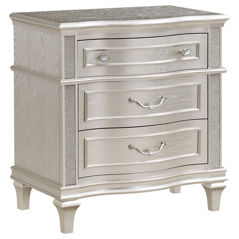 Pemberly Row 4-Piece Queen Bedroom Set with Ivory Tufted Bed in Silver Oak