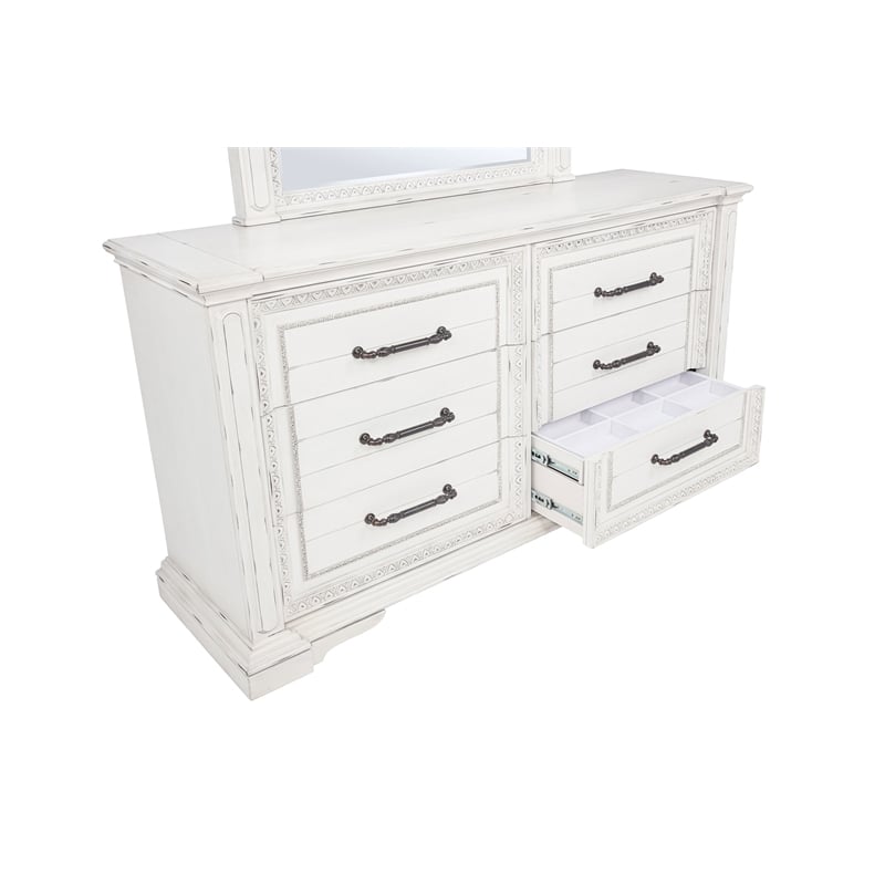 Pemberly Row 5-Piece Traditional Queen Bedroom Set in Vintage White