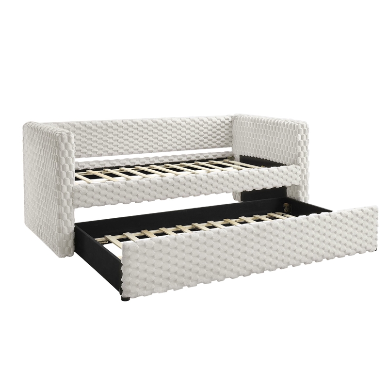 Pemberly Row Tufted Daybed with Pull-Out Trundle in White Dove