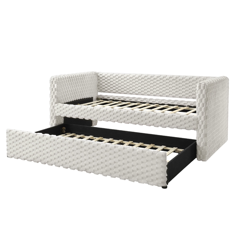 Pemberly Row Tufted Daybed with Pull-Out Trundle in White Dove