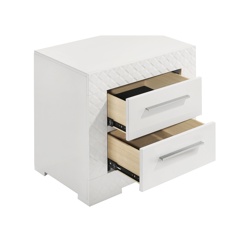 Pemberly Row 4-Piece Queen High Gloss Bedroom Set in White Finish