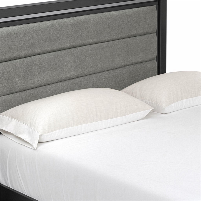 Pemberly Row Denali 3-Piece Wood Bedroom Set in Brush Gray Finish