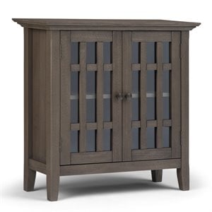 Pemberly Row Wood 32&quot Transitional Low Media Cabinet in Farmhouse Gray
