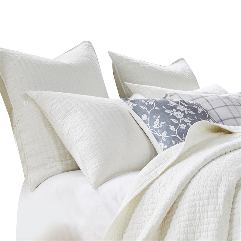 Pemberly Row 2 Piece Twin Quilt and Pillow Sham Set in Antique White