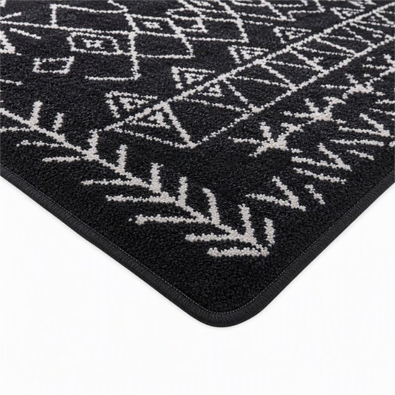 Pemberly Row Polyester Hypnose Soho Carpet in Black 140 x 190 cm