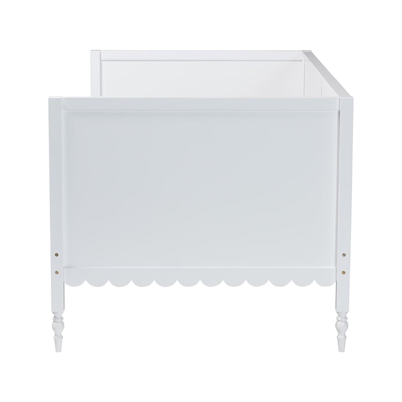 Pemberly Row Modern Twin White Wood Daybed with Scalloped Trim