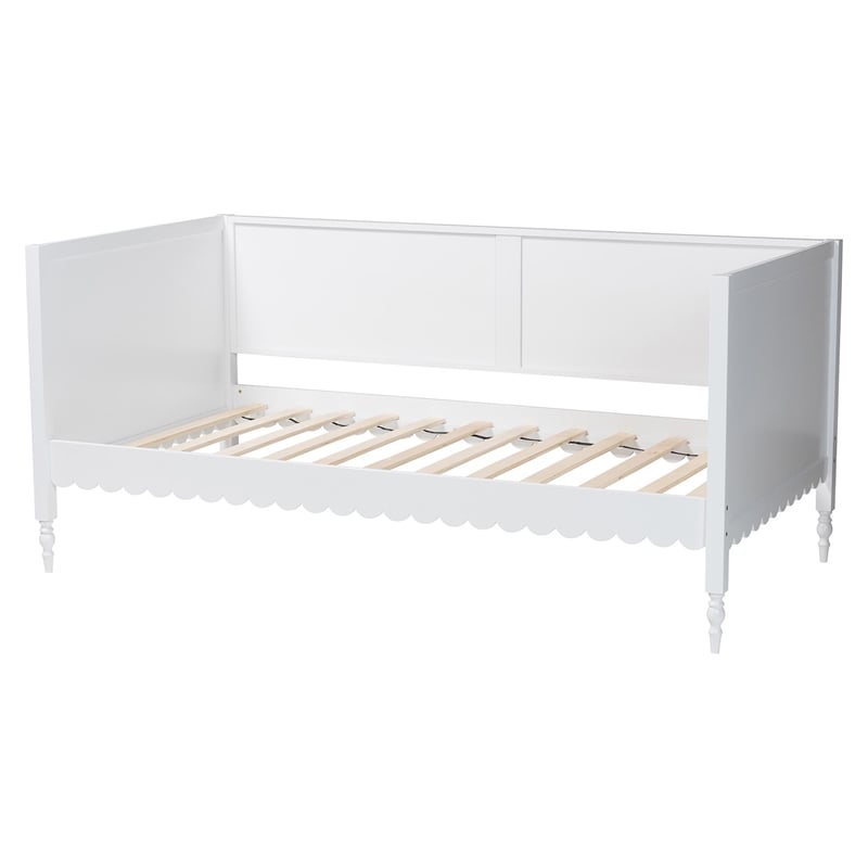 Pemberly Row Modern Twin White Wood Daybed with Scalloped Trim