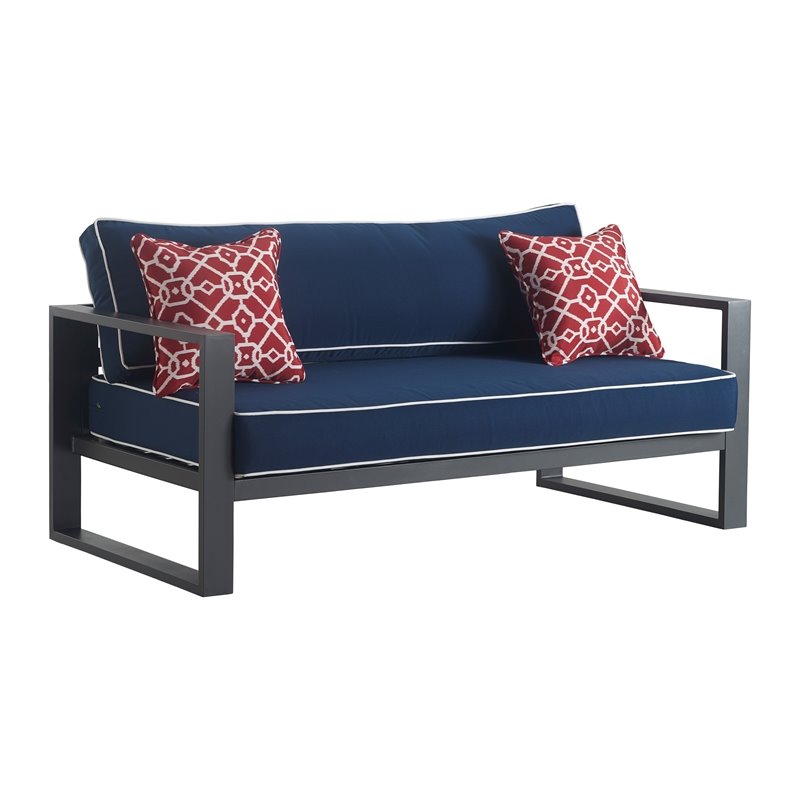 Choosing Furniture Tommy Hilfiger Eastland Tommy Hilfiger Home Furnishings Merchandising – Fixtures Close Up