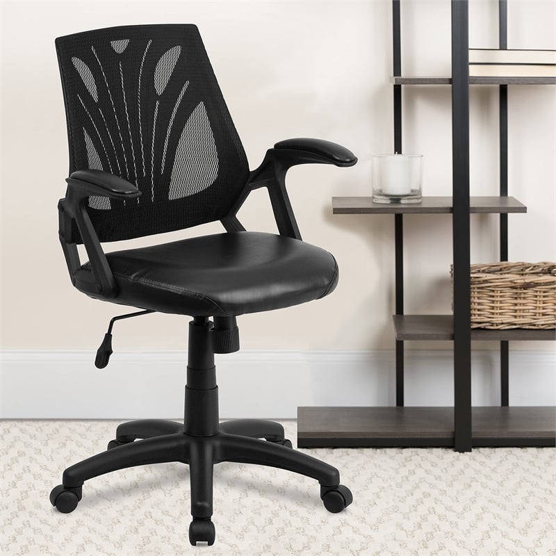 Scranton & Co Leather Swivel Office Chair in Black
