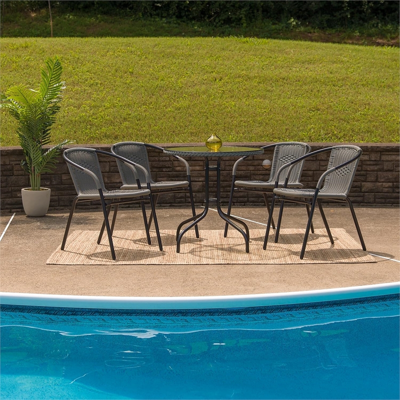 Scranton & Co 5 Piece Round Patio Dining Set in Black and Gray