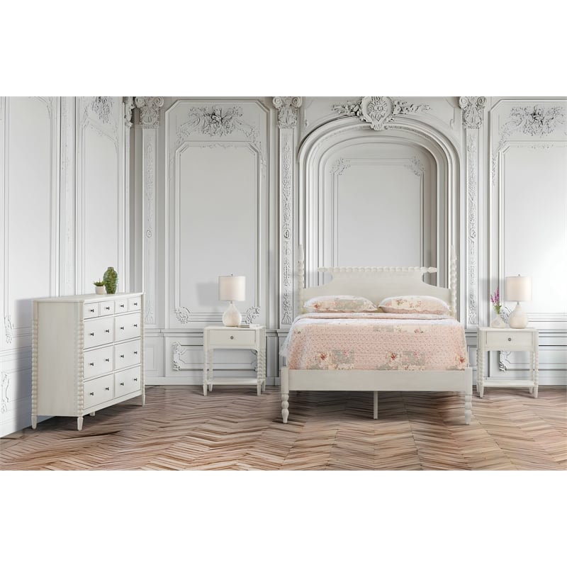 Scranton & Co 4-Piece Queen Bedroom Set in Sandcastle White Cottage Style