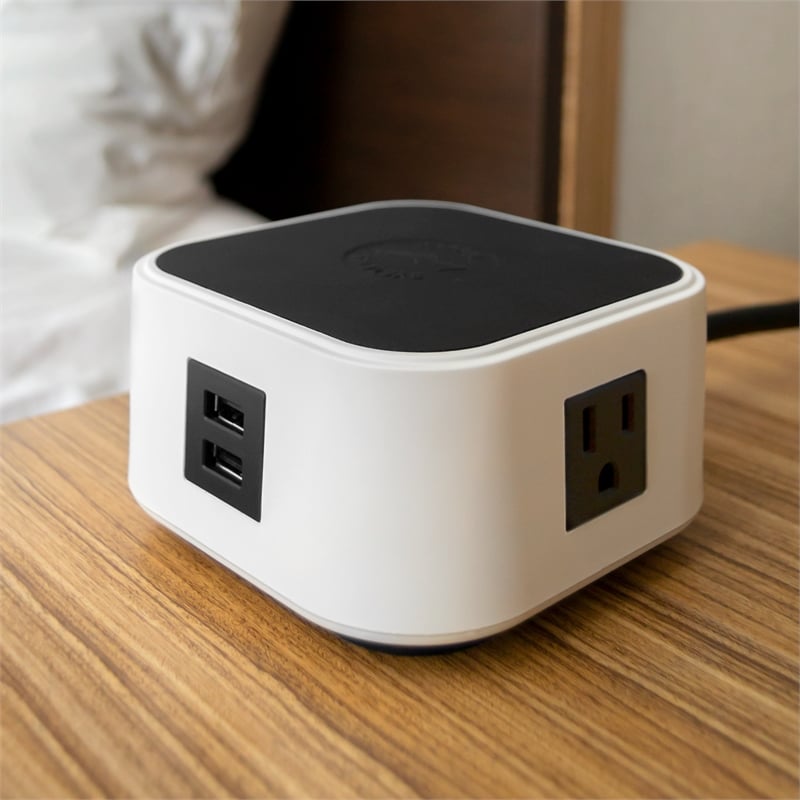 Scranton & Co Quad Power Station with Wireless Charging in White