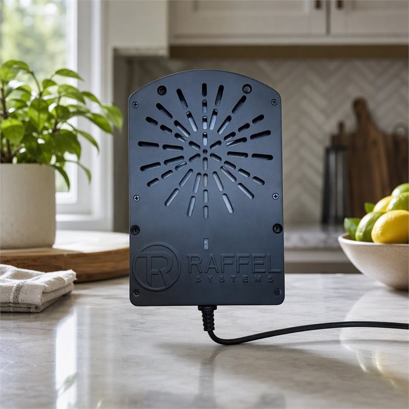 Scranton & Co Wireless Distance Charger with 10W Power in Black