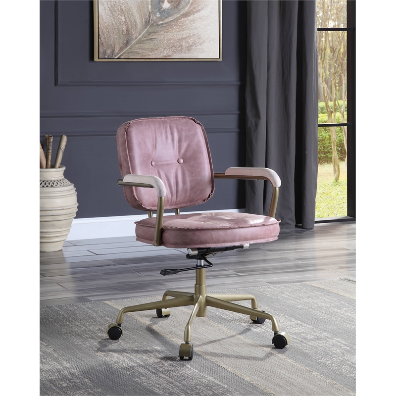 Scranton & Co Office Chair with Wooden Armrests in Pink Top Grain Leather
